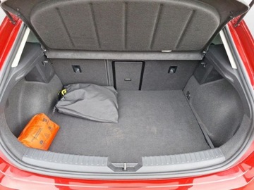 Seat Leon IV Hatchback Plug-In 1.4 e-HYBRID 204KM 2021 Seat Leon e-HYBRID 204KM FR Martwe pole Szyberdach Nawigacja ACC FV23, zdjęcie 24