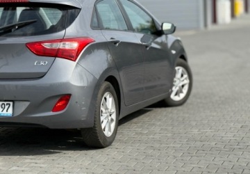 Hyundai i30 II Hatchback 5d 1.6 CRDi 110KM 2015 Hyundai i30 1.6 CRDI 110 KM LIFT Klimatyzacja 1.6 Diesel 110KM, zdjęcie 5