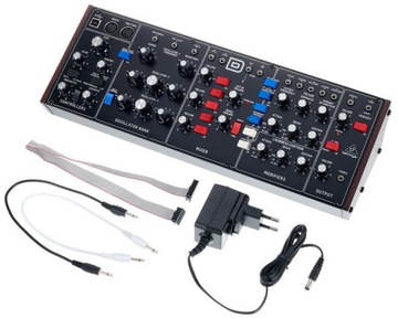 Аналоговый синтезатор Behringer MODEL D