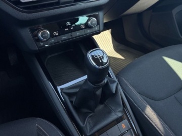 Skoda Kamiq Crossover 1.0 TSI 110KM 2022 Skoda Kamiq 1.0 TSI 110KM Ambition Kamera Android Grzane Fotele Salon, zdjęcie 14
