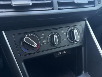 Volkswagen Taigo 1.0 TSI 95KM 2023 Volkswagen Taigo 1.0 TSI Life FV 23 Gwarancja Benzyna 95KM, zdjęcie 20