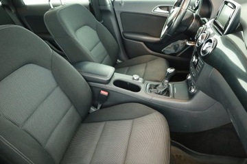 Mercedes Klasa B W246 Sports Tourer 180 BlueEFFICIENCY 122KM 2014 Mercedes B B 180, Navi, Klima, Parktronic, zdjęcie 6