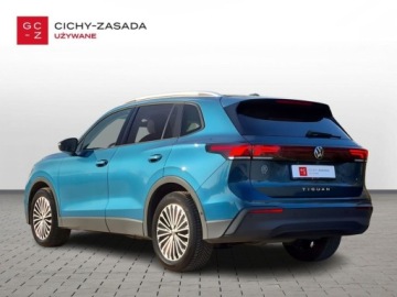 Volkswagen Tiguan II SUV Facelifting 2.0 TDI 150KM 2024 Volkswagen Tiguan Volkswagen Tiguan Life 2.0TDI 150KM DSG Hak Kamera360 18, zdjęcie 2