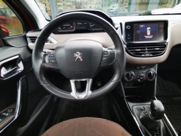Peugeot 2008 I SUV Facelifting 1.2 PureTech 82KM 2016 PEUGEOT 2008 Salon PL, Bezwypadkowy, 1 Właściciel, Po wymianie rozrządu, zdjęcie 3