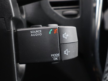 Renault Captur I Crossover 1.2 ENERGY TCe 118KM 2016 Renault Captur 1.2 TCe, Salon Polska, Serwis ASO, zdjęcie 12