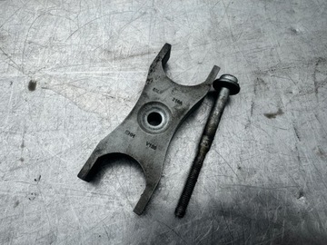 DRŽÁK VSTŘIKOVAČE 03L216A GOLF VI A3 8P PASSAT B7 SUPERB II 2.0TDI