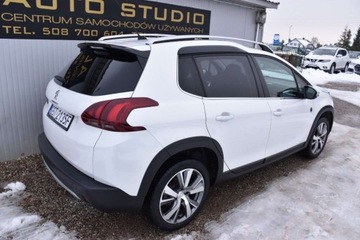 Peugeot 2008 I SUV Facelifting 1.2 PureTech 110KM 2018 Peugeot 2008 NaviKamera SkoraAlcantara Ambiente Led Panorama Klimatronic, zdjęcie 2