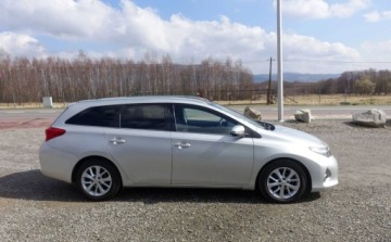 Toyota Auris II Touring Sports D-4D 90 90KM 2014 Toyota Auris 1.4D-4D 90KM 1wlascicel Bezwypadkowy Oryginalny przebieg Zero, zdjęcie 3