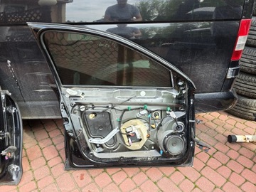 DVEŘE LEVÝ PŘEDNÍ VW JETTA 5C VI L041