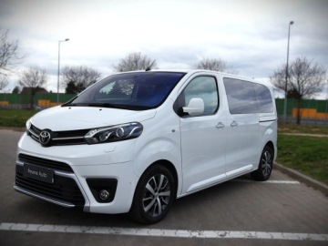 Toyota Proace II Furgon Medium 2.0 D-4D 177KM 2022 Toyota ProAce Toyota PROACE VERSO 7 osobowy VIP 2.0 Diesel 177KM, zdjęcie 2