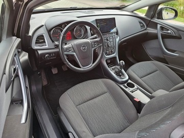 Opel Astra J Hatchback 5d 1.4 Turbo ECOTEC 140KM 2011 Opel Astra GTC 1,4 Turbo 140 KM Navi Kamera Bluetooth, zdjęcie 14