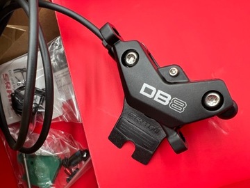 Передний гидравлический дисковый тормоз SRAM DB 8 950