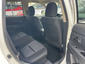 Mitsubishi Outlander III 2015 Mitsubishi Outlander 2.0 147 Koni Automat 7-miejsc Klimatyzacja Nawigacja, zdjęcie 6