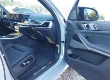 BMW X5 G05 2024 BMW X5 2024, 4.4L, 4x4, M60I, od ubezpieczalni 4.4 Benzyna 523KM, zdjęcie 11
