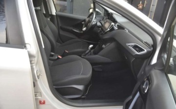 Peugeot 208 I Hatchback 5d Facelifting 1.2 PureTech 110KM 2017 Peugeot 208 Peugeot 208 1.2 Benzyna 110KM, zdjęcie 19