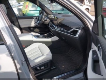 BMW X5 G05 SUV Facelifting 3.0 40i 381KM 2024 BMW X5 2024r., xDrive40i, 3.0L, od ubezpieczalni 3.0 Benzyna 380KM, zdjęcie 9