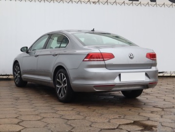 Volkswagen Passat B8 Limousine 2.0 TDI BlueMotion SCR 150KM 2019 VW Passat 2.0 TDI, Automat, Navi, Klima, zdjęcie 3