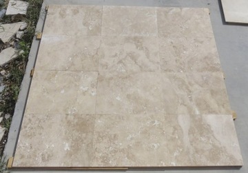 Классическая пластина с травертином света