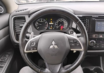 Mitsubishi Outlander III 2013 Mitsubishi Outlander 2013r, 2.0 Benzyna. 4x4. AUTOMAT Uszkodzony tyl i lek, zdjęcie 10