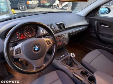 BMW Seria 1 E81/E87 Hatchback 5d E87 2.0 118i 129KM 2005 BMW Seria 1 BMW Seria 1 2.0 Benzyna 129KM, zdjęcie 9