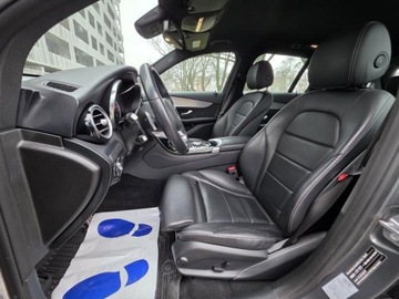 Mercedes GLC C253 SUV 2.0 250 211KM 2018 MERCEDES GLC 250 4MATIC AMG Line 2.0 benzyna 211KM Bezwypadkowy Serwis, zdjęcie 4