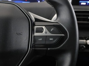 Peugeot 3008 II Crossover 1.2 PureTech 130KM 2017 Peugeot 3008 Navi Klimatyzacja Czujniki parkowania, zdjęcie 32