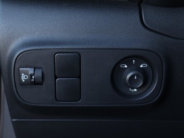 Citroen C3 III Hatchback Facelifting 1.2 PureTech 110KM 2023 Citroen C3 1.2 PureTech, Salon Polska, zdjęcie 15