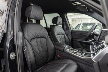 BMW X5 G05 SUV Facelifting 3.0 30d 298KM 2025 BMW X5 xDrive30d Dostępny od ręki!, zdjęcie 21