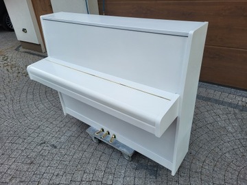 Чешское пианино Petrof M114, модель Scholce, из сатинированного белого дуба