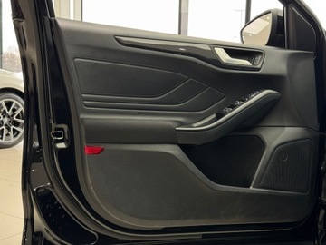 Ford Focus III Kombi Facelifting 1.5 TDCi 120KM 2018 Ford Focus ST Line / CarPlay/AndroidAuto / Nawigac, zdjęcie 10