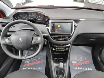 Peugeot 208 I Hatchback 5d Facelifting 1.2 PureTech 82KM 2017 Peugeot 208 Allure Navi Kamera Panorama Podgrzewane fotele Elektryka PDC A, zdjęcie 19
