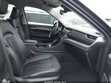 Jeep Grand Cherokee IV 2022 Jeep Grand Cherokee 2022 Jeep Grand Cherokee L Limited 4x4 3.6 Benzyna, zdjęcie 9