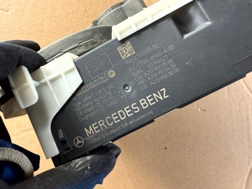 MERCEDES E530 W213 MOTOR VZPĚRA/TLAKOVAČ KRYT KUFRU MODUL A2137605600