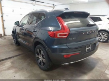 Volvo XC40 Crossover 2.0 T5 247KM 2020 Volvo XC 40 T5 Inscription 2020 2.0 Benzyna 248KM, zdjęcie 3