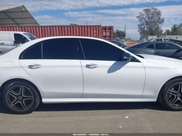Mercedes Klasa E W213 2022 Mercedes-Benz Klasa E 350 2022 2.0l 2.0 Benzyna 255KM, zdjęcie 6