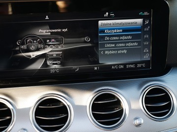 Mercedes Klasa E W213 Limuzyna Plug-in Facelifting 2.0 300e 320KM 2020 Mercedes E300e 320 koni Sedan Burmester Szyber Webasto Kamera Avantgarde, zdjęcie 16