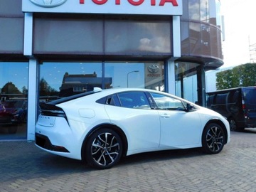 Toyota Prius V (XW60) 2.0  Hybrid Dynamic Force Plug-in 223KM 2025 Od ręki - Prestige 2.0 Hybrid Plug-in 223KM | Podgrzewane fotele!, zdjęcie 2