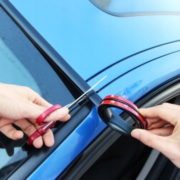 Уплотнитель заднего окна УНИВЕРСАЛЬНЫЙ С КЛЮЧОМ Лента 2м