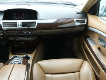 BMW Seria 7 E65 Sedan 730 d 231KM 2005 BMW 7 730d, 227 KM, Automat, Navi, Klima, zdjęcie 7