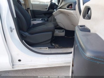 Chrysler Pacifica II 2021 Chrysler Pacifica Touring 2021 3.6l 3.6 Benzyna 287KM, zdjęcie 9