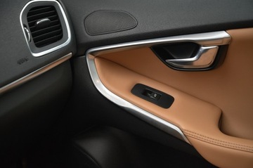 Volvo V40 II Hatchback Facelifting 2.0 D2 120KM 2018 VOLVO V40 INSCRIPTION PANORAMA SKÓRA AUTOMAT, zdjęcie 31