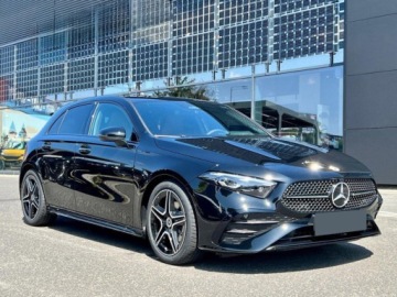Mercedes Klasa A W177/V177 Hatchback Facelifting 1.3 200 163KM 2025 MERCEDES-BENZ A Klasa 200 AMG Line 1.3 (163KM) 2025, zdjęcie 2