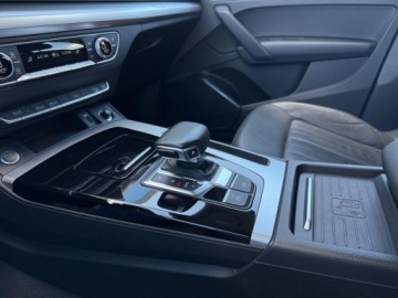 Audi Q5 II SUV Facelifting 2.0 40 TDI 204KM 2020 Audi Q5 kamera cofania, oswietlenie ambiente, kamera cofania 2.0 Diesel, zdjęcie 9