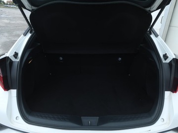 Toyota C-HR I Crossover Facelifting 1.8 Hybrid 122KM 2022 Toyota C-HR 1.8 Hybrid, Serwis ASO, Automat, zdjęcie 12