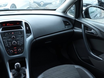 Opel Astra J Sedan 1.6 Twinport ECOTEC 115KM 2016 Opel Astra 1.6 16V, Salon Polska, Klima, Tempomat, zdjęcie 7