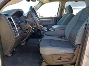  RAM 1500 Classic Slt 2019 5.7 Benzyna 395KM, zdjęcie 7