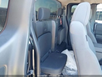 Nissan 2024 Nissan Frontier 2024r., S, od ubezpieczalni 3.8 Benzyna 310KM, zdjęcie 9