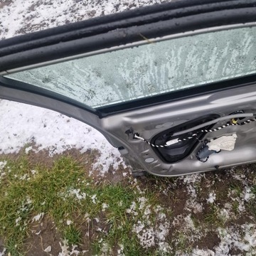 DVEŘE LEVÉ PŘEDNÍ PASSAT B8 KPL. LB7W