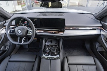 BMW Seria 5 G90-91 Touring 2.0 520d 197KM 2026 BMW 520 xDrive Limuzyna - DEMO, zdjęcie 16