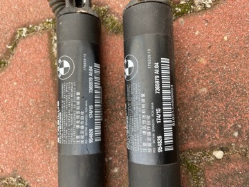 BMW F46 7365979 VZPĚRA/TLAKOVAČ TLUMIČ KRYT KUFRU